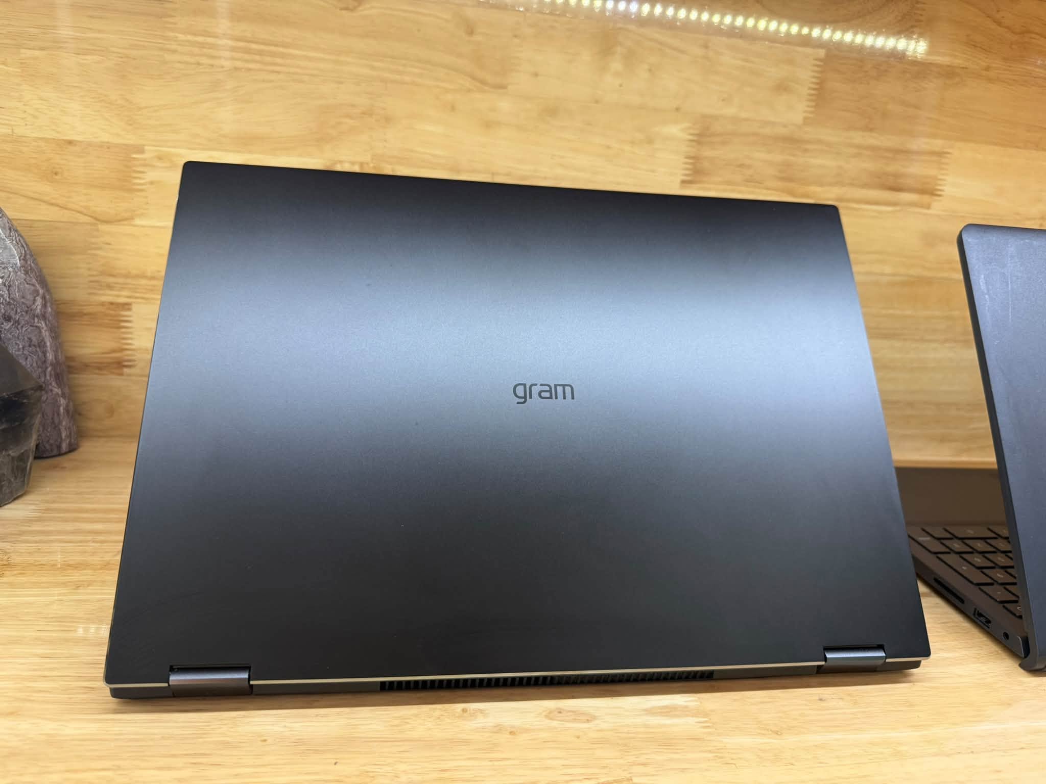 LG Gram 15 2in 1 xoay 360 độ i7 1260P (16 CPUs) / 16G / 512G /15.6 2K Touch