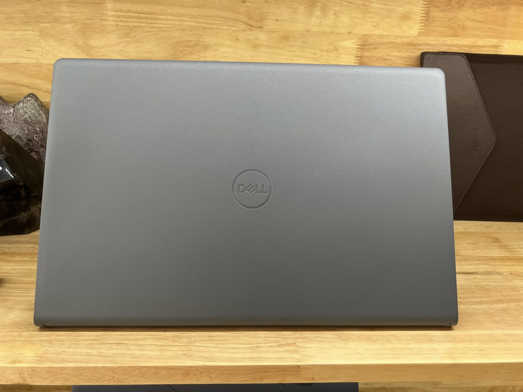 Dell Vostr 3520 I5-1235U/16GB/512GB/15.6 FHD 120hz Máy sx 2024