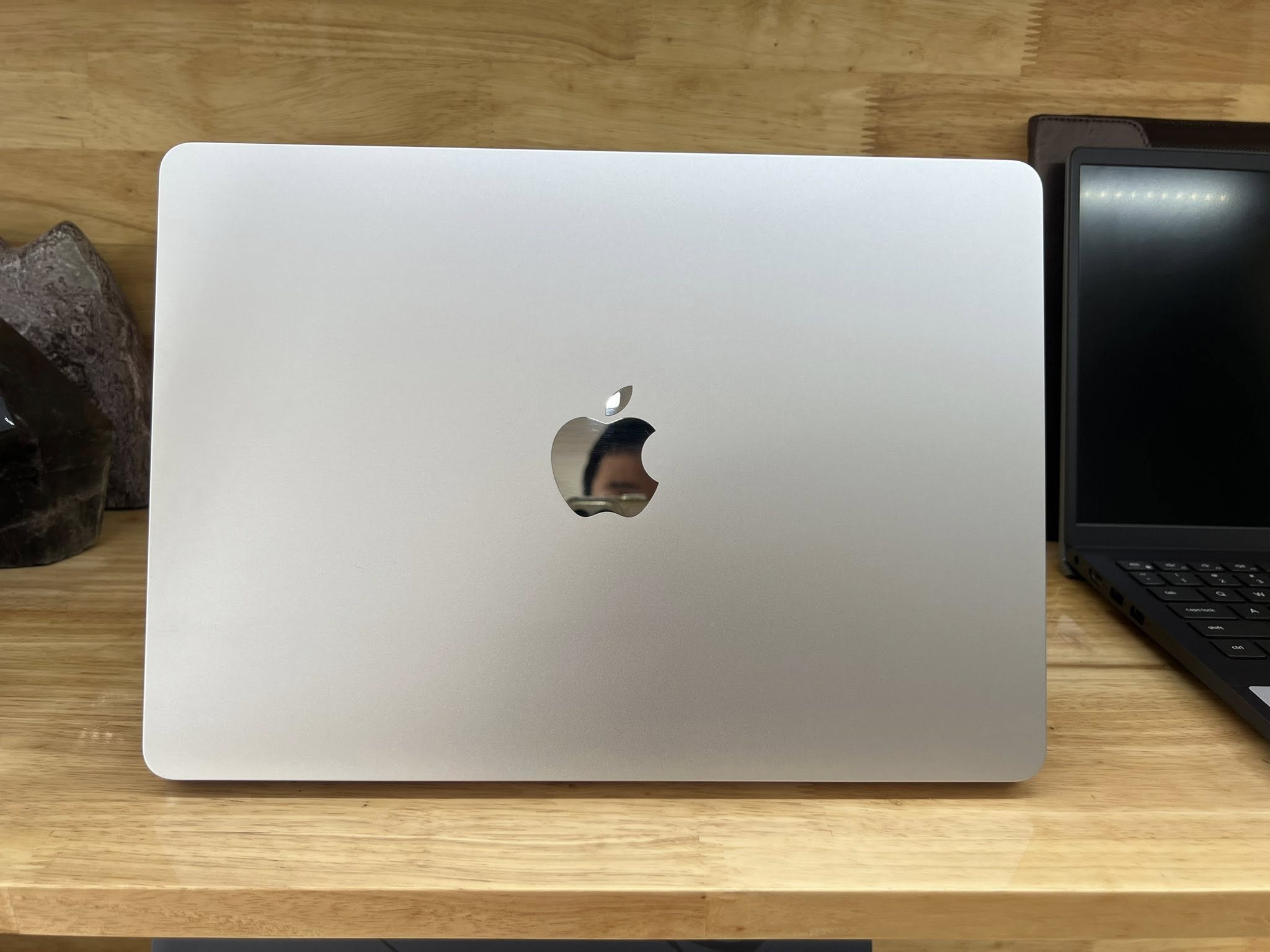 Macbook Air 13” M3/ 8G / 256G Máy 99,9% sx 2024 Hàng xtay xạc 21 lần pin 100%