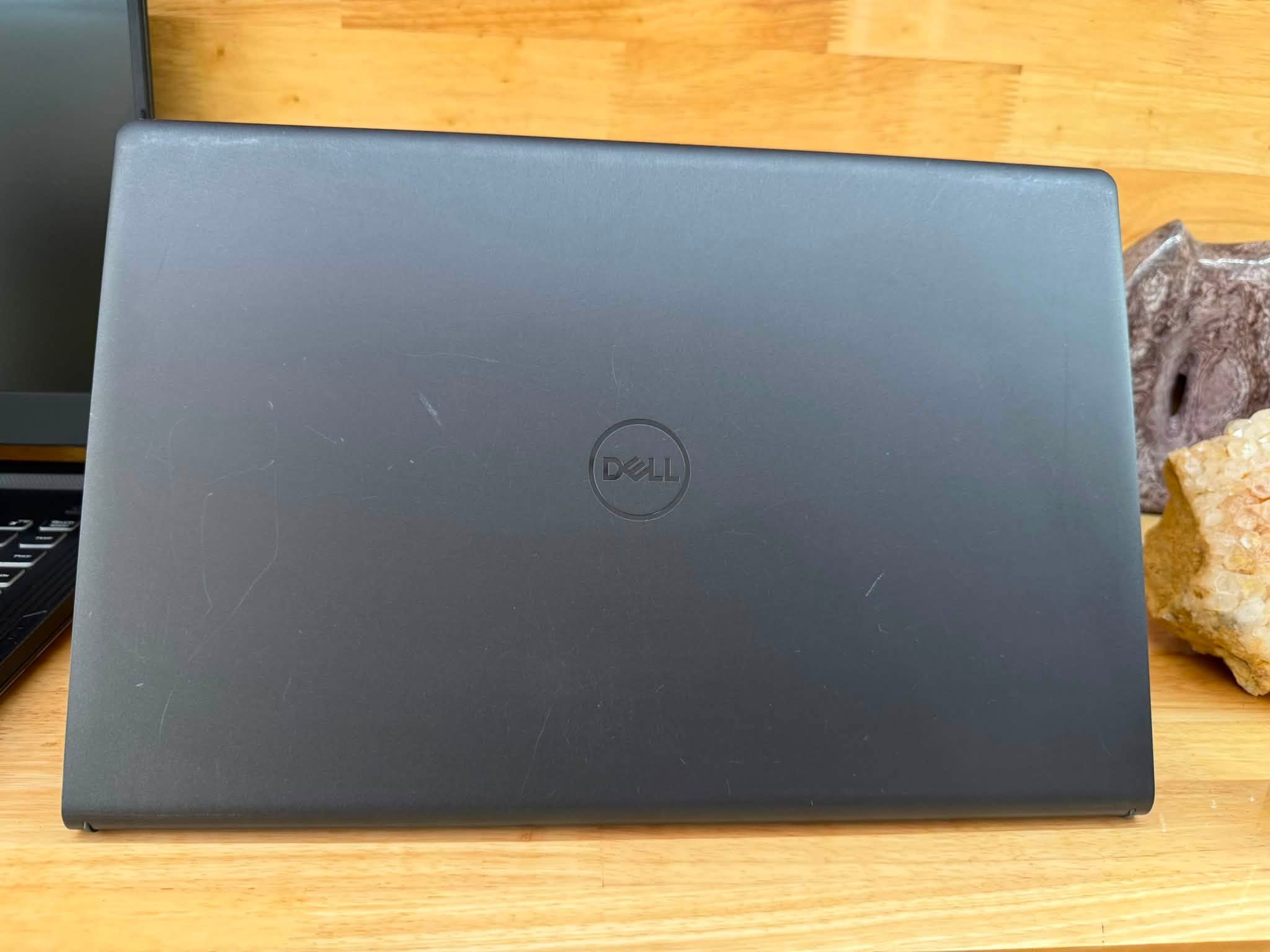 Dell Insprion 3535  Ryzen 5 7530U / 16G / 256G / 15.6 FHD ips 120hz / win 10 Home máy 98%