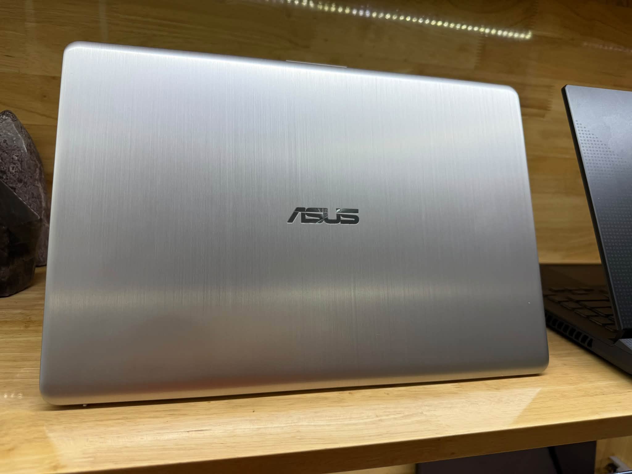 Asus Vivobook S530 i5 8250/8G/128+1tb/15.6FHD/Win 10 máy đẹp 98%