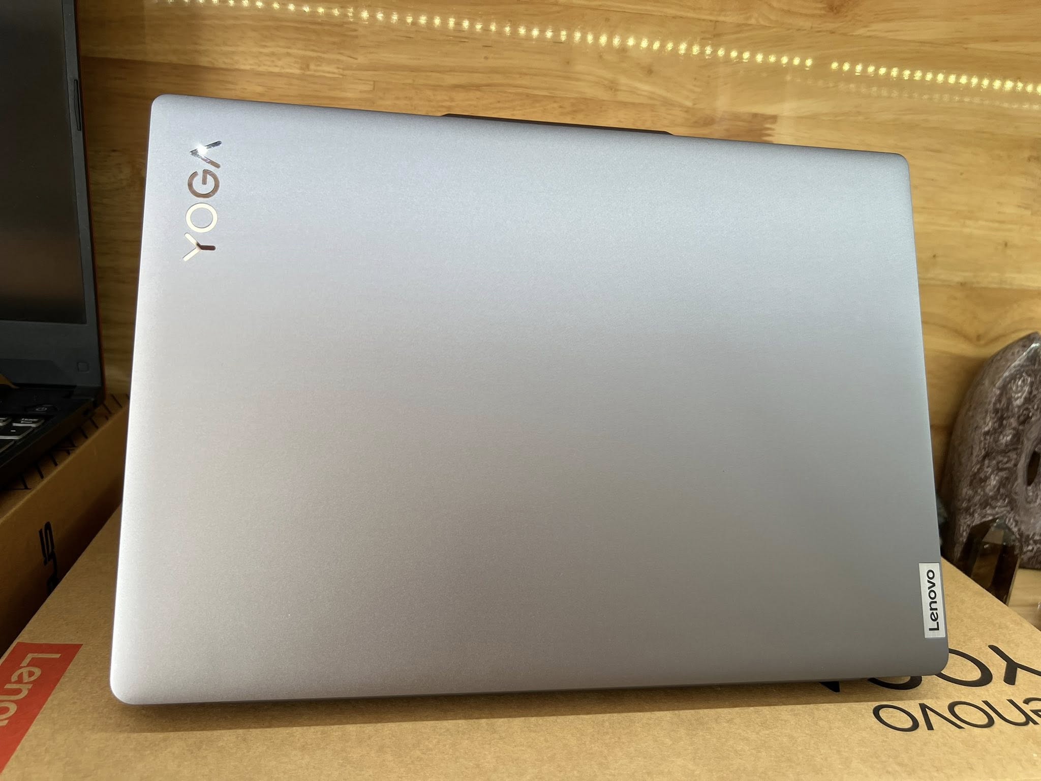 Lenovo Yoga Slim 7i Ultra 7 155H / 32G / 1TB / 14.0 Oled / win 11 / Fullbox New