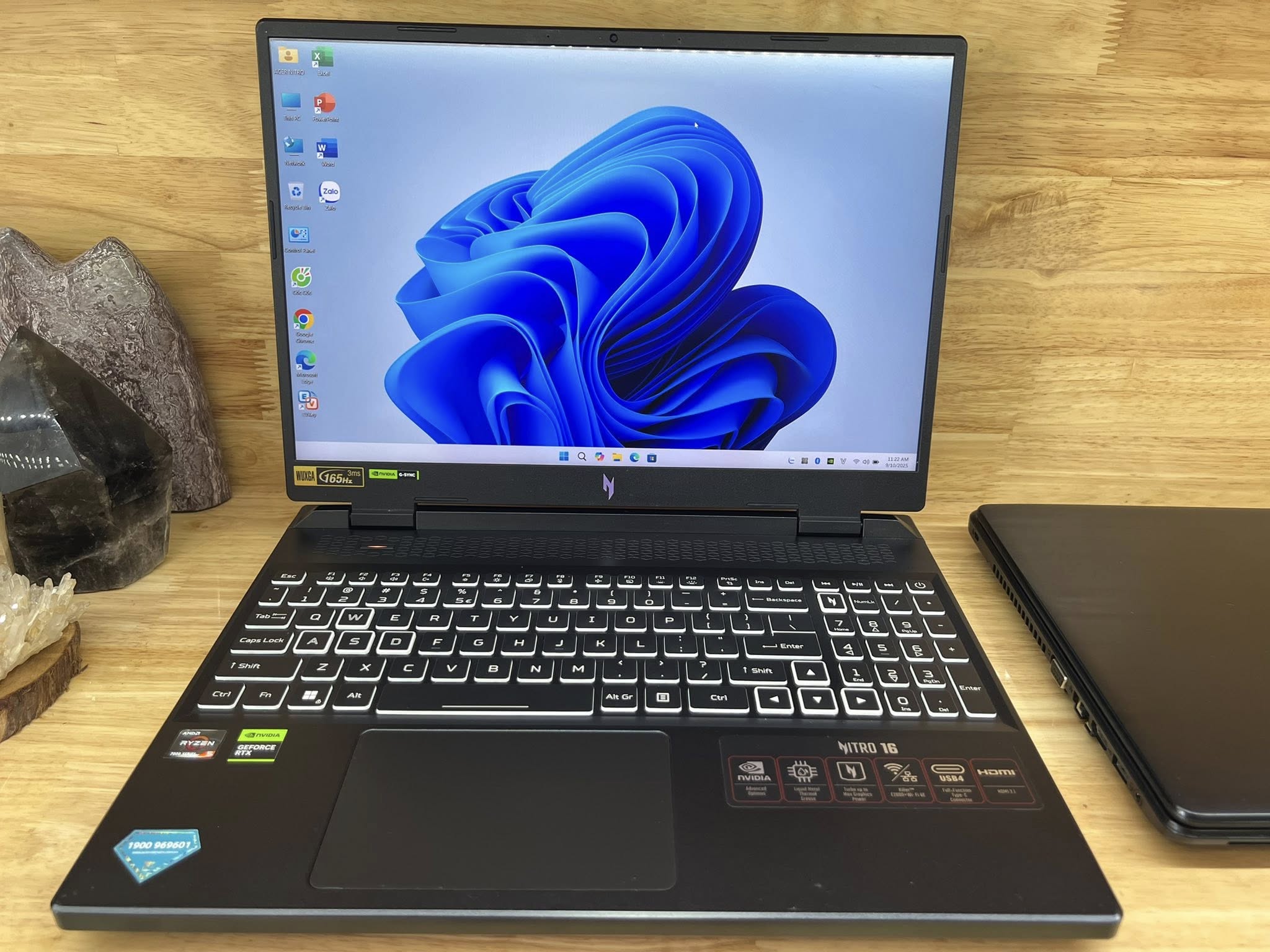 RYZEN 5 7535HS/16G/512G/RTX 4050 6G/16’’ FHD+ 165Hz SGRB 100%/WIN 11