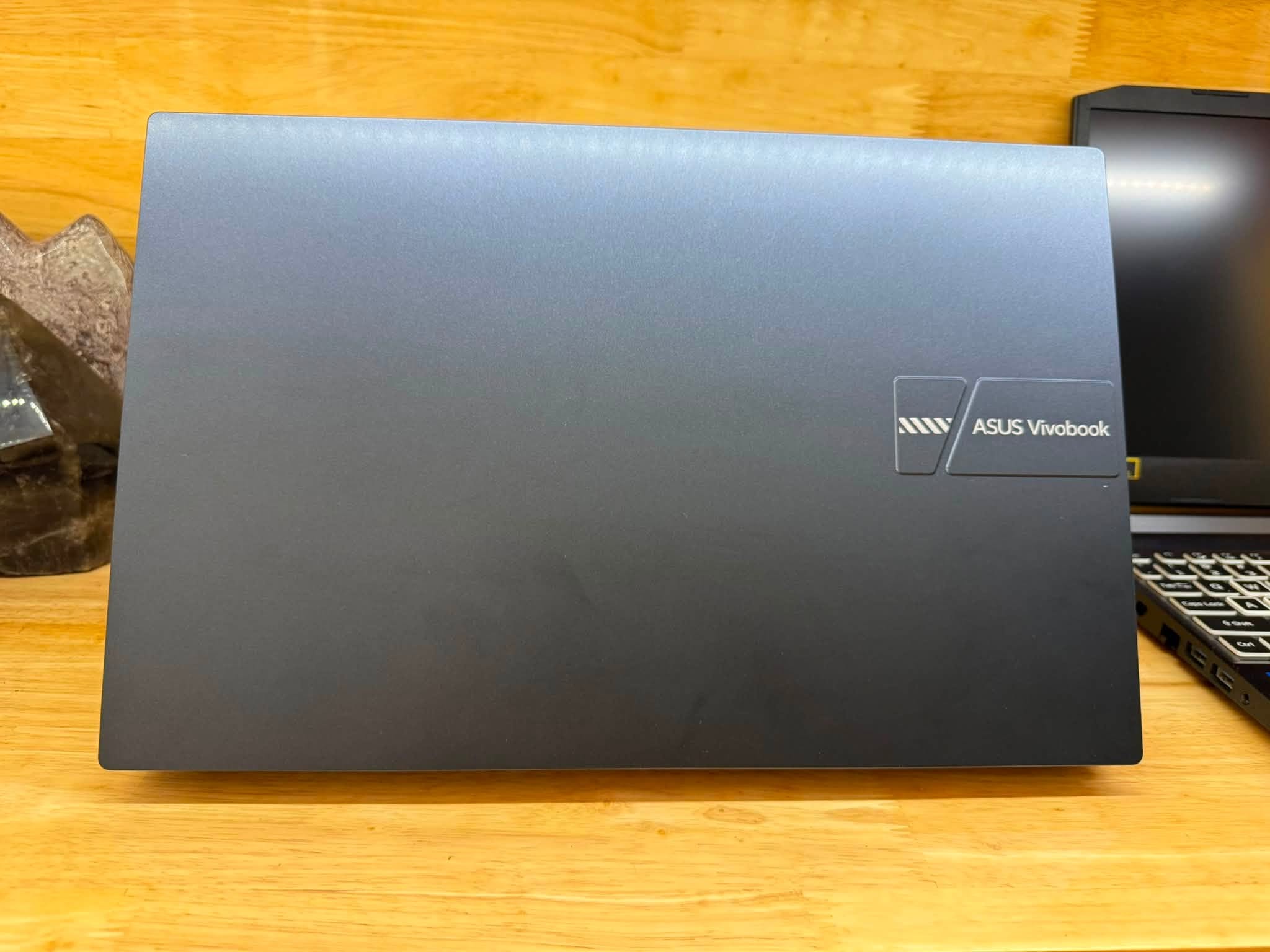 Asus vivobook 15 X1502V I7 13620H/16G/1TB/15.6FHD new văn vòng tác vụ nặng vi vu